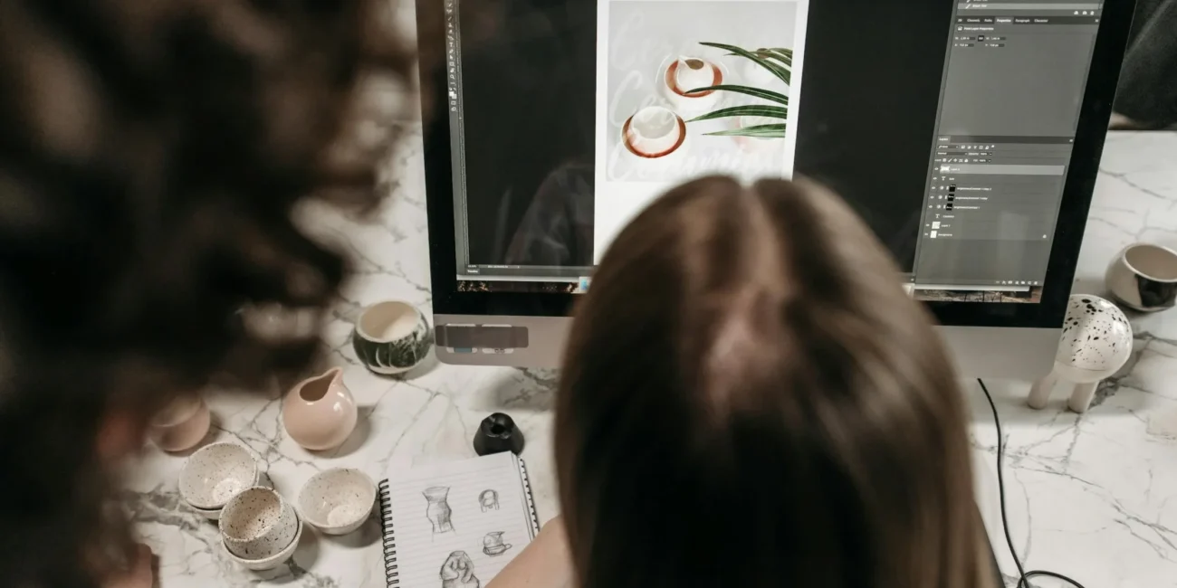 Suite Adobe (Photoshop, Illustrator, Indesign)